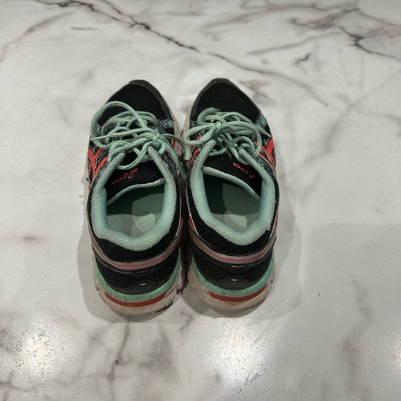 ASICS 9.5 Tennis Shoes - Picture 4 of 5